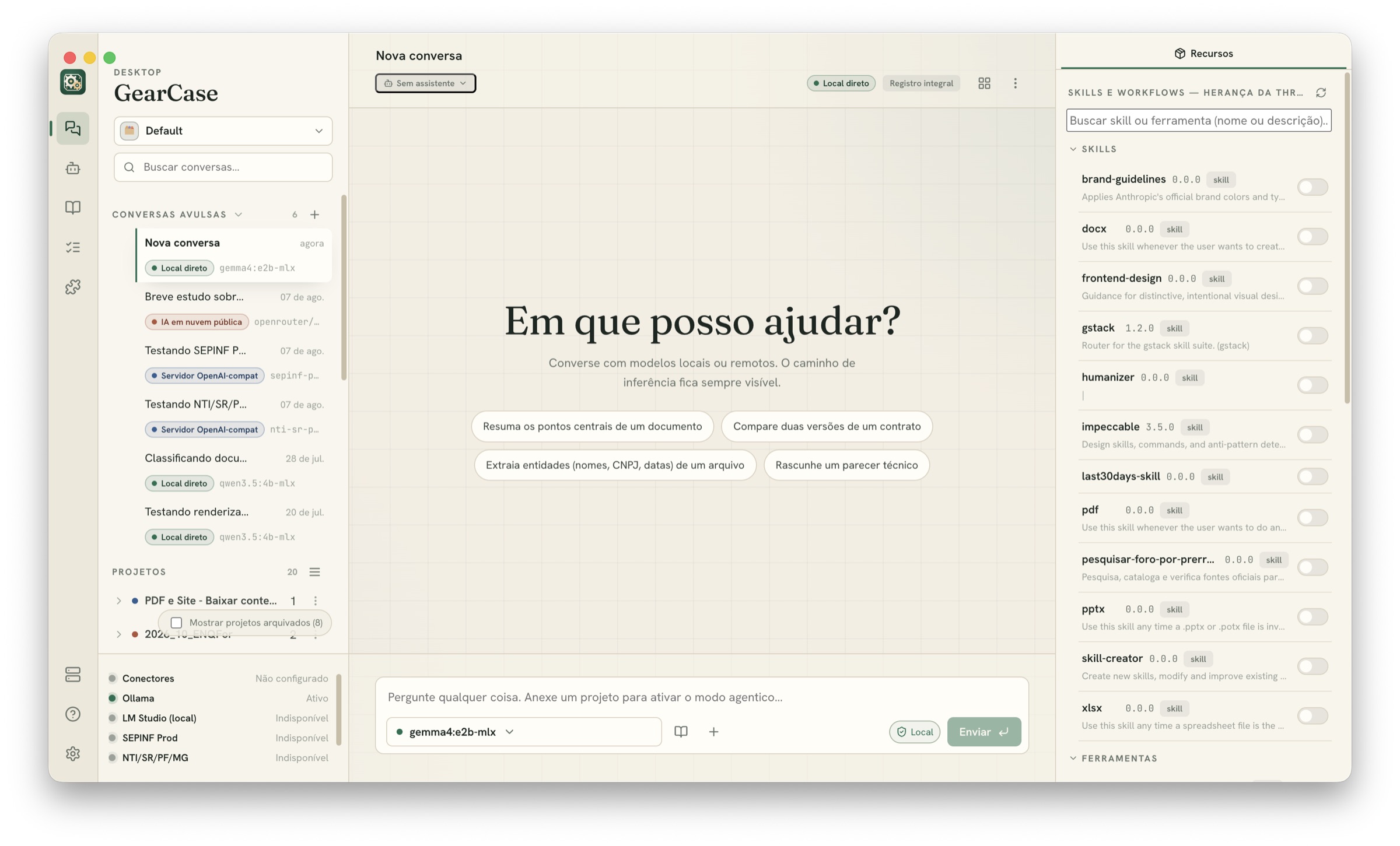 Janela do GearCase: lista de conversas e projetos à esquerda, conversa ao centro e painel de skills e ferramentas à direita.